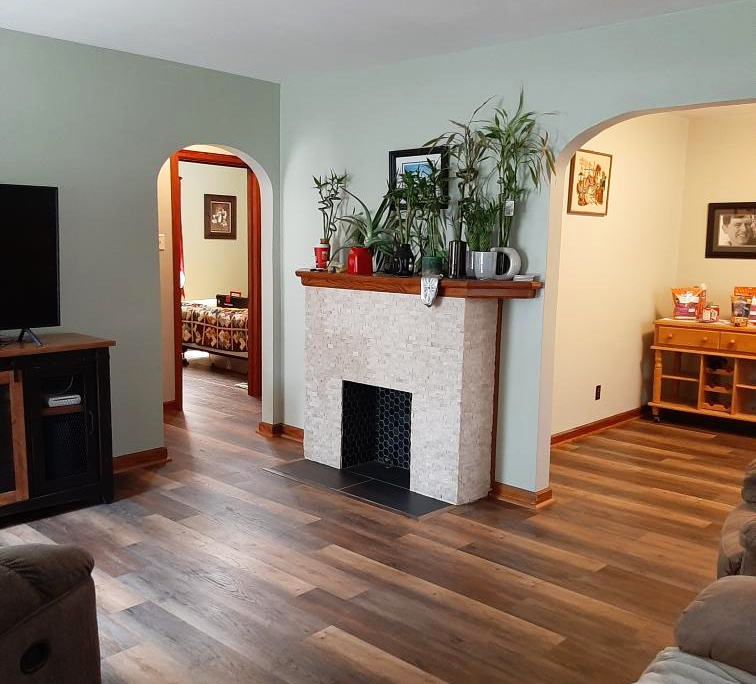 National-Flooring-Products-1425-WG-RIG-Oak-Cushion-WOOD-GRAIN-BC-Collection-4.5MM-thick-7-wide-SPC-Waterproof-756x684